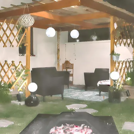 Maison Charmante A Avec Jardin Clos *